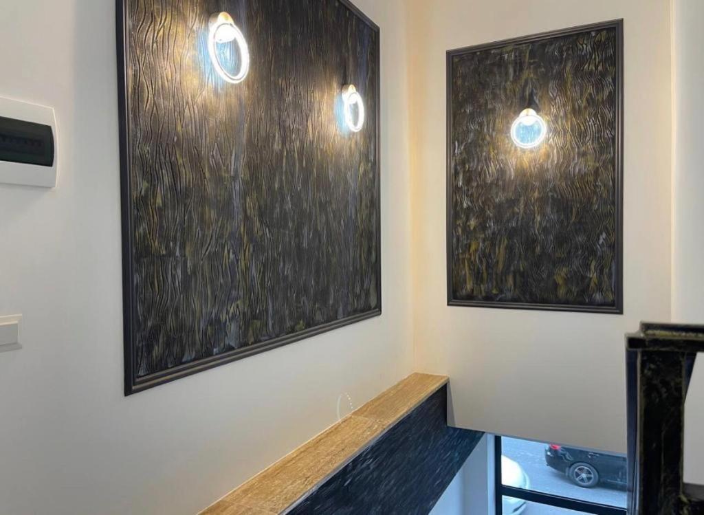 Days Hotel Yerevan Bagian luar foto