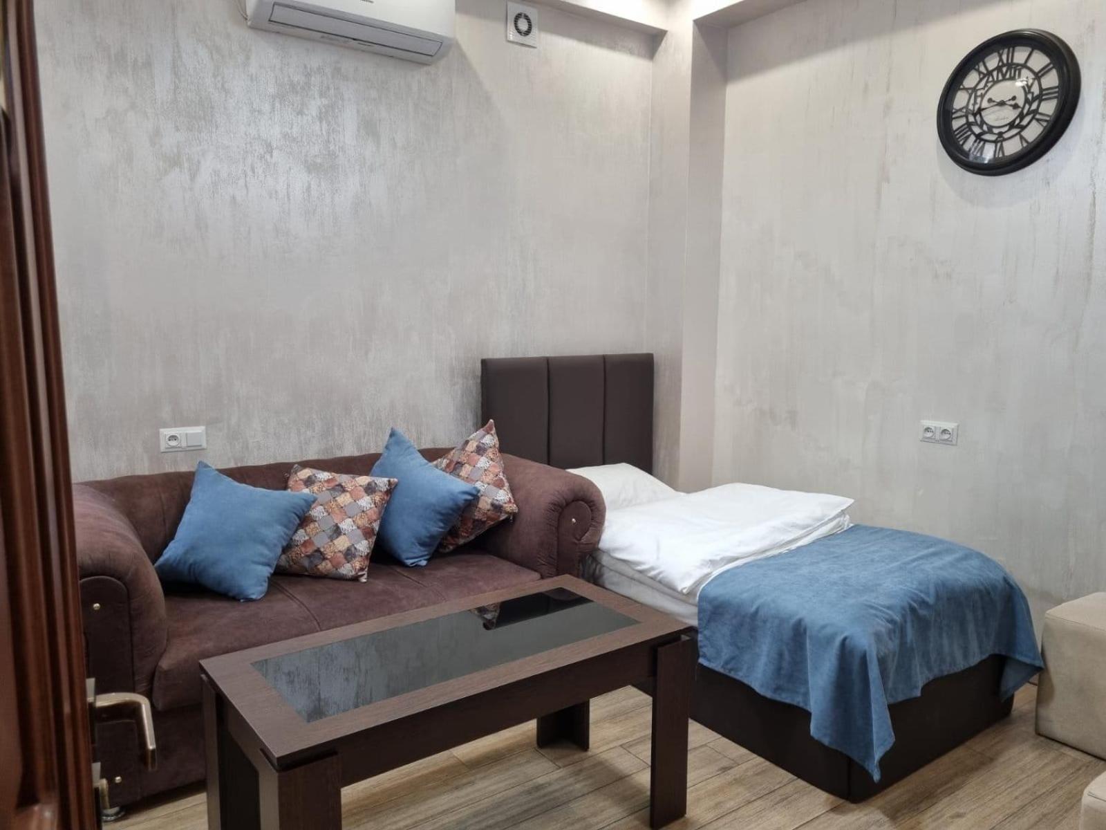 Days Hotel Yerevan Bagian luar foto