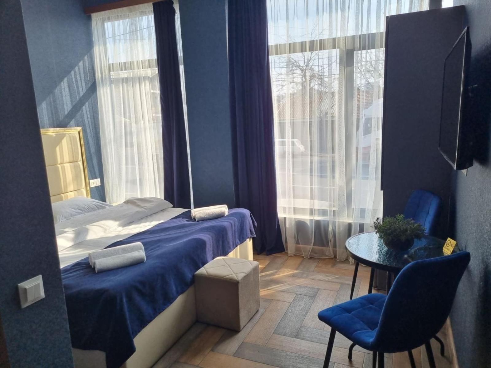 Days Hotel Yerevan Bagian luar foto